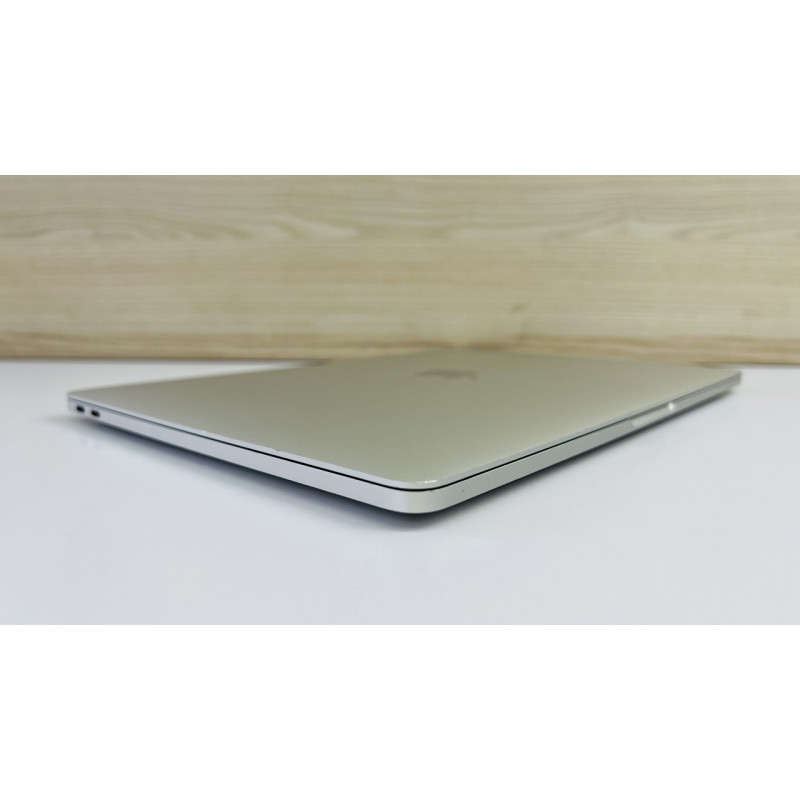 MacBook Pro 13 2017 Silver i5 2.3ghz 16/128